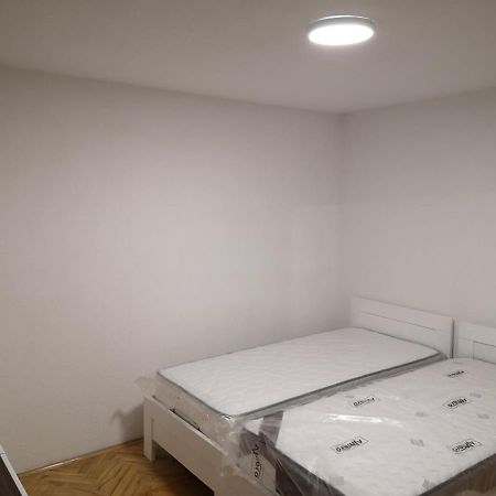 White Night Hotel Skopje Luaran gambar