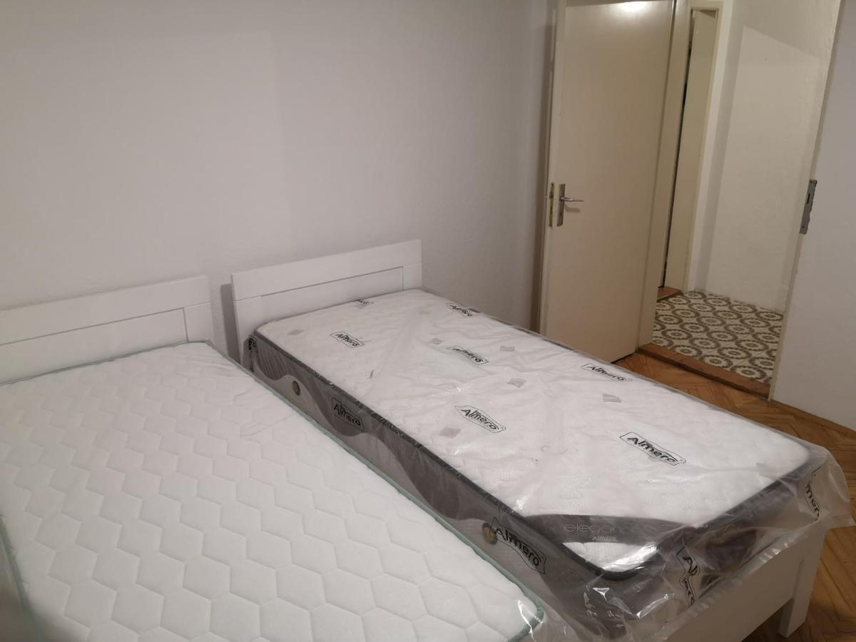 White Night Hotel Skopje Luaran gambar