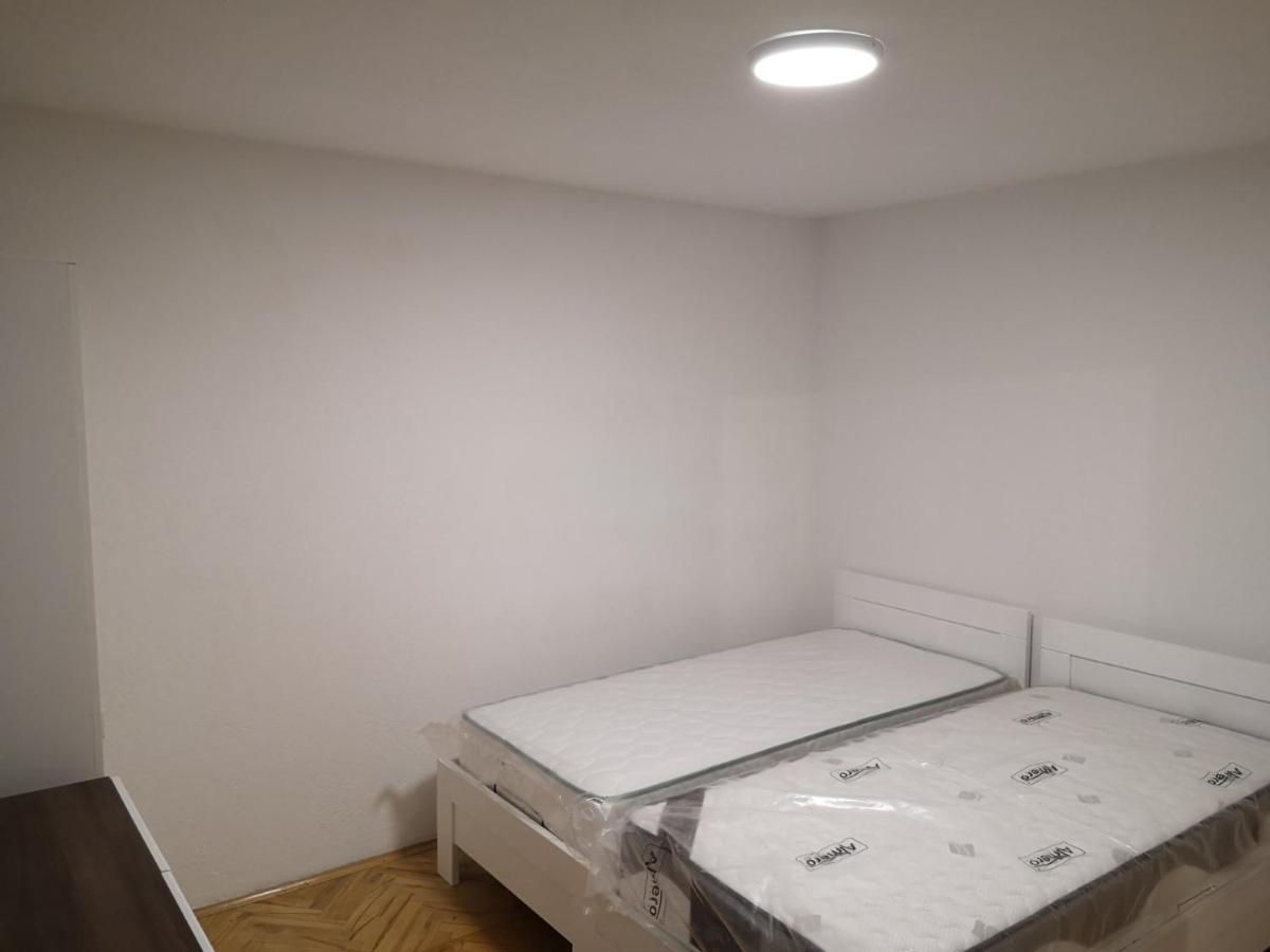 White Night Hotel Skopje Luaran gambar