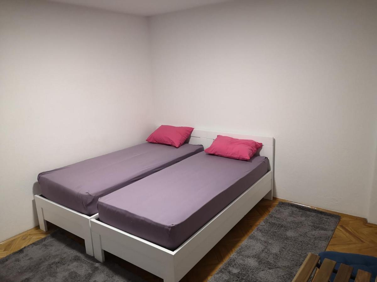 White Night Hotel Skopje Luaran gambar