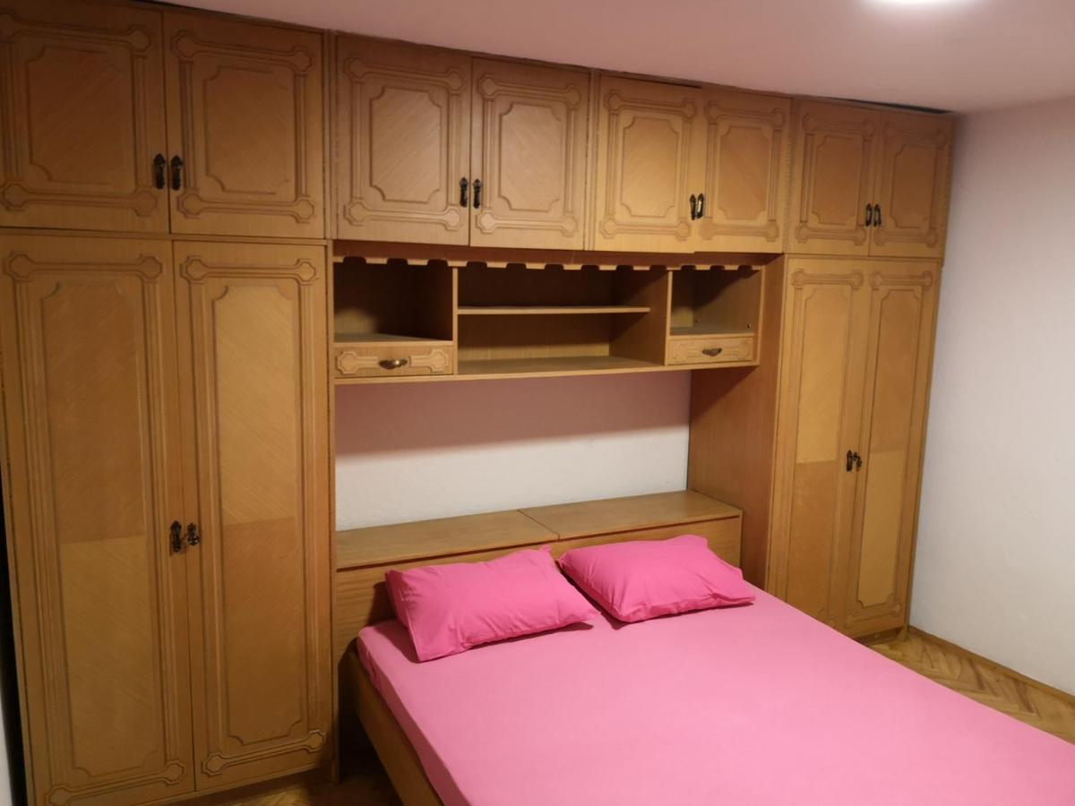 White Night Hotel Skopje Luaran gambar