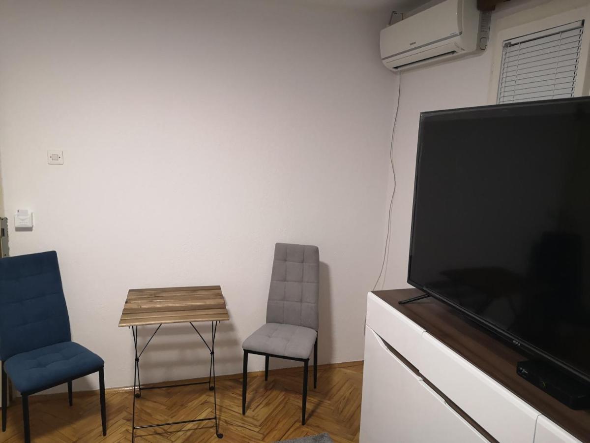 White Night Hotel Skopje Luaran gambar