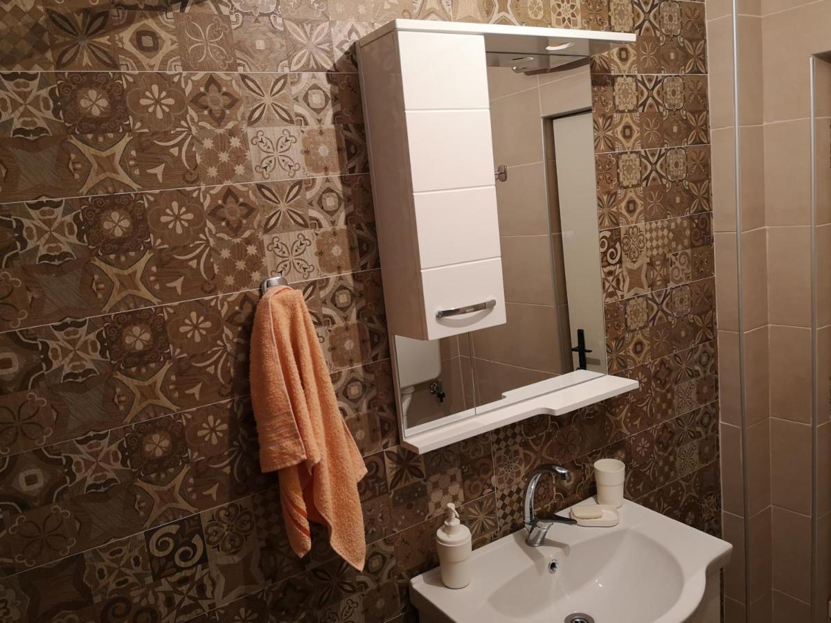 White Night Hotel Skopje Luaran gambar